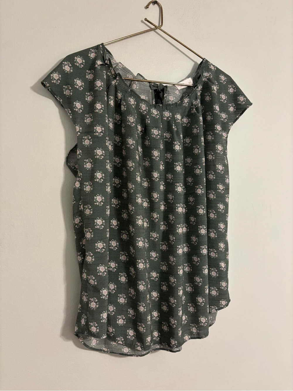LC Lauren Conrad Women’s Floral Blouse - Size Large - Green/Pink - Picture 3 of 16